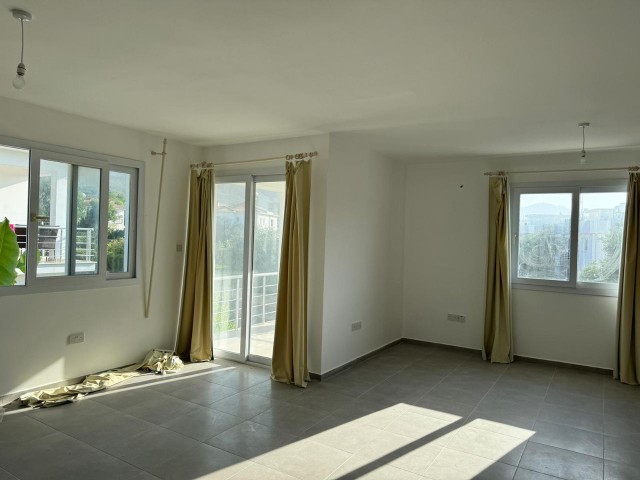 Zeytinlik'de Satılık 3+1 Daire - Fotoğraf 2