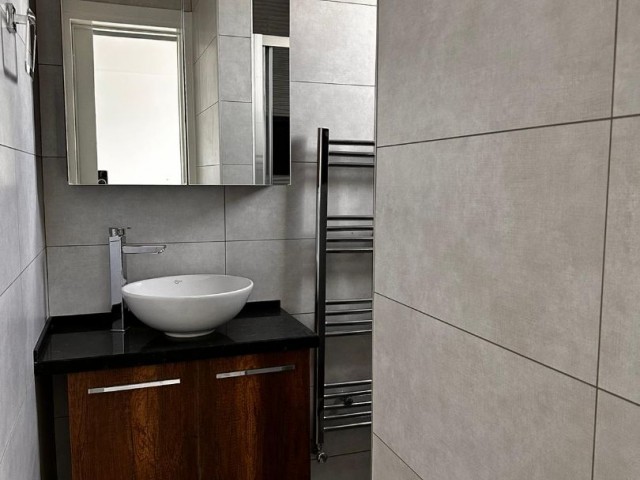 Edremit'te Satılık 4+1 Havuzlu Villa - Fotoğraf 1