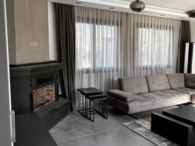 Edremit'te Satılık 4+1 Havuzlu Villa - Fotoğraf 3
