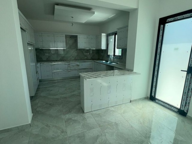Gönyeli'de Satılık 4+1 Villa - Fotoğraf 1