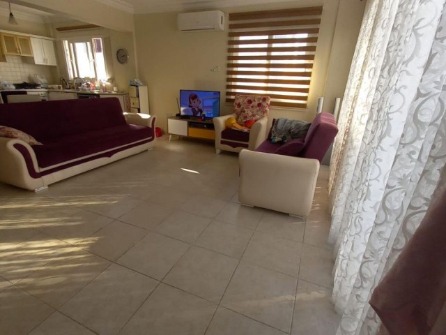 Girne'de Satılık 2+1 Daire - Fotoğraf 3