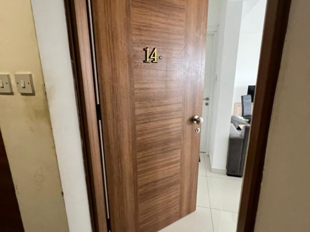 GİRNE MERKEZDE İÇİNDE KİRACISI MEVCUT YATIRIM AMAÇLI 2+1 SATILIK DAİRE