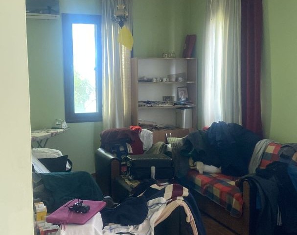 Girne'de Satılık Restaurant + 2 Adet Daire - Fotoğraf 3