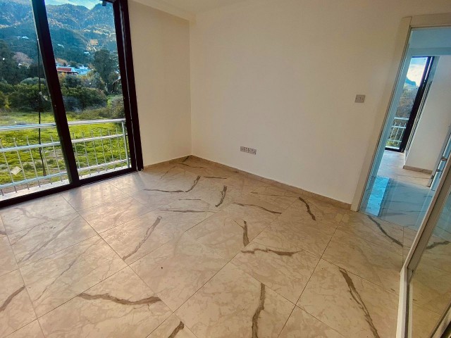 Lapta'da Satılık 2+1 Penthouse - Fotoğraf 1