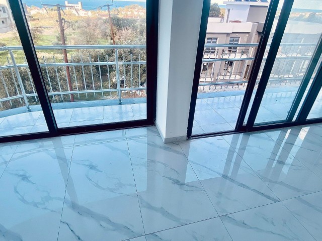 Lapta'da Satılık 2+1 Penthouse - Fotoğraf 3
