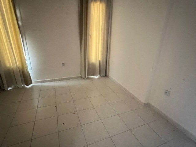 Karşıyaka'da Satılık 3+1 Villa - Fotoğraf 4