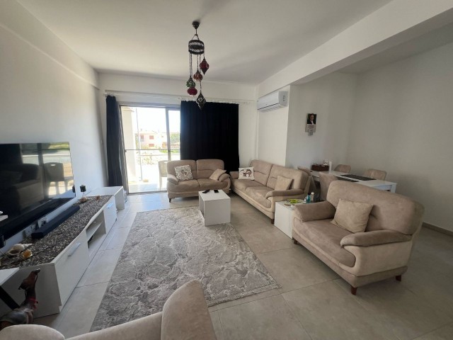 Alsancak'ta Satılık 2+1 Daire - Fotoğraf 4