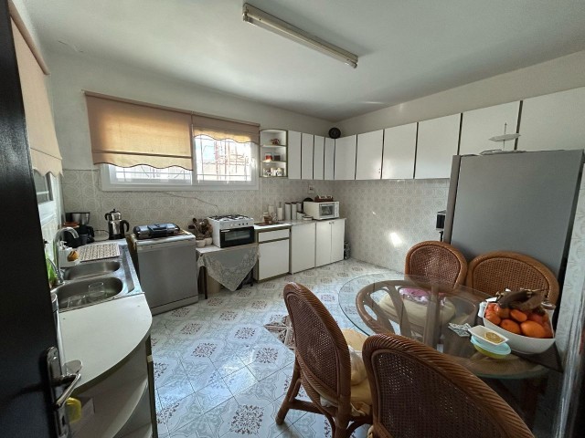 Girne Merkezde Satılık 3+1 Türk Koçanlı Full Eşyalı Daire - Fotoğraf 3