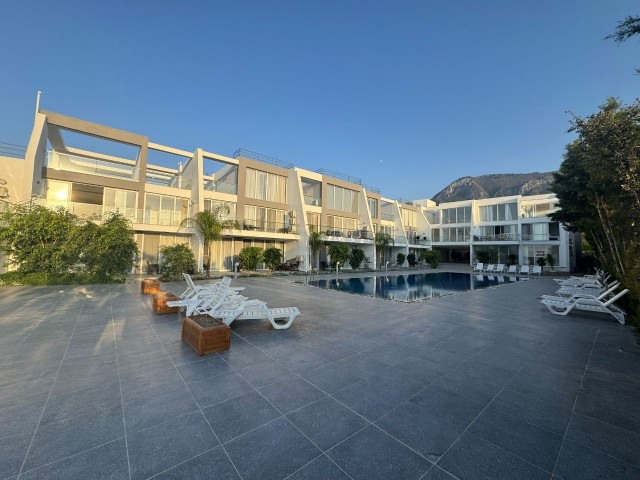 Girne Doğanköyde Havuzlu Site İçerisinde Deniz Manzaralı Satılık 3+1 Penthouse - Fotoğraf 3
