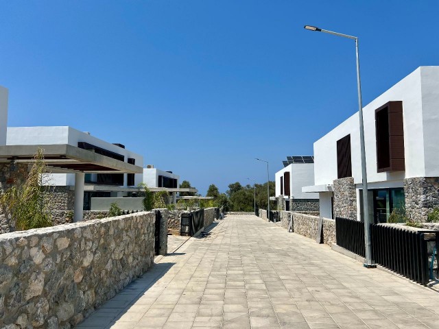 Taşınmaya hazır lüks villa. Hayalinizdeki ev sizi bekliyor! Lüks 4+1 Villa – Özaköy, Girne - Fotoğraf 2