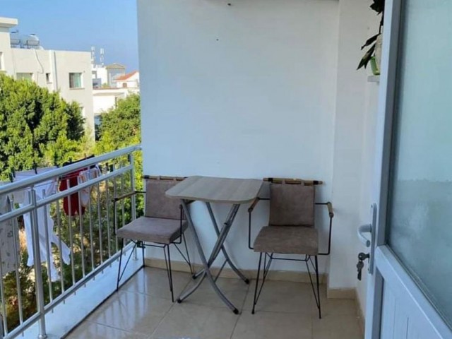 Girne merkez Barış Parkı Yakınlarında Satılık 2+1 Daire - Fotoğraf 1