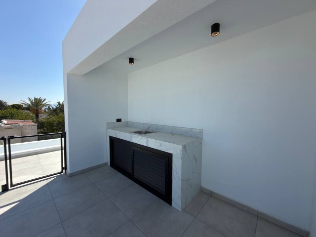 Girne Çatalköy’de Satılık Lüks 3+1 Villa – Dağ ve Deniz Manzaralı - Fotoğraf 3