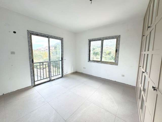Girne Laptada 3+1 Havuzlu Sitede Deniz Manzaralı Satılık Daire-yarısı Peşin Kalan Yarısı 1 Yıl Taksit - Fotoğraf 4