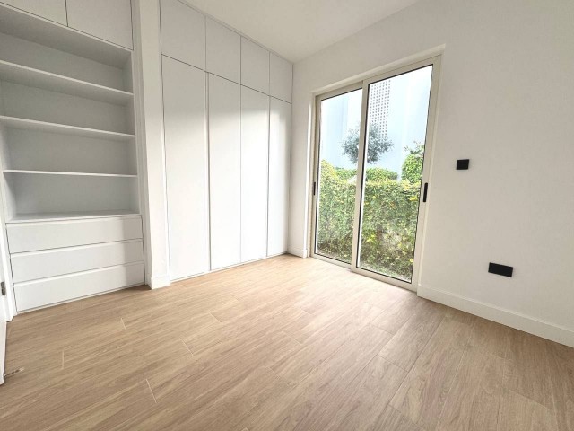 Girne Alsancakta Site İçinde Akdeniz Tasarımlı Satılık Bahçeli 2+1 Daire... - Fotoğraf 1