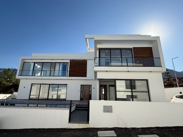 ÇATALKÖY'DE SATILIK 4+1 270M2 FIRSAT VİLLA // TEK YETKİLİ