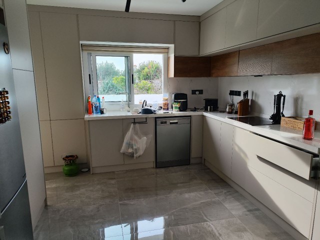 Çayırova Köyünde 950m2 Arsa Alanına Sahip 2 Yatak Odalı Full Eşyalı Mustakıl Ev Fırsatı - Fotoğraf 1