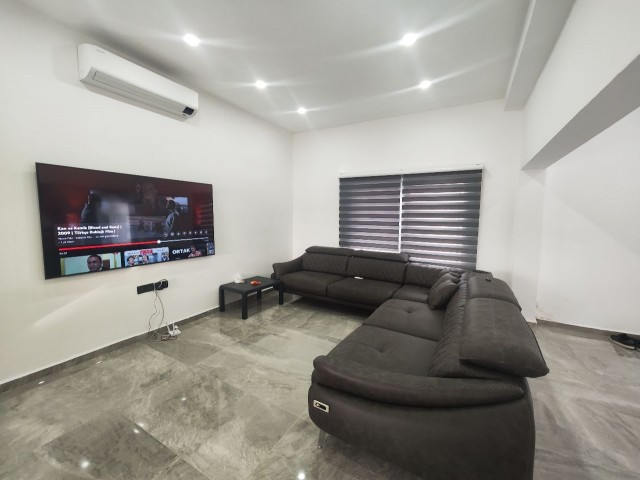 Çayırova Köyünde 950m2 Arsa Alanına Sahip 2 Yatak Odalı Full Eşyalı Mustakıl Ev Fırsatı - Fotoğraf 2
