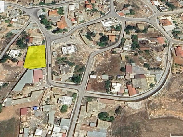 İskele Boğaziçi Köyünde Arsa Nitelikli 830m2 Eski Kıbrıs Evi Bulunan Mustakil Ev - Fotoğraf 2
