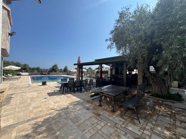 2 dönüm arazi üzerinde özel 5 yatak odalı villa - Fotoğraf 3
