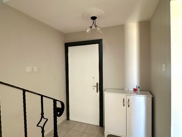 atalköy’de Satılık Tamamen Yenilenmiş 2+1 Dubleks İkiz Villa | Ortak Havuz | Deniz Manzarası - Fotoğraf 2