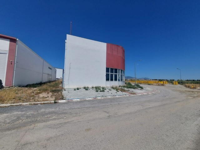 Lefkoşa Alayköy Sanayi'de Satılık Büyük Depo - Fotoğraf 2