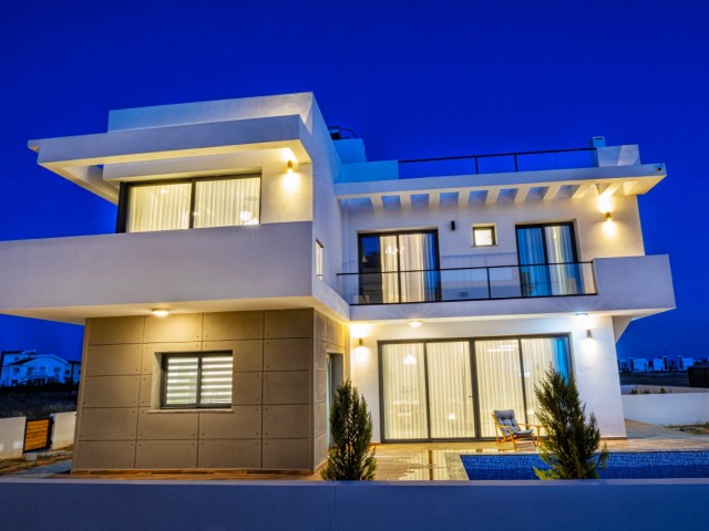 Yeniboğaziçi'nde Taşınmaya Hazır Özel Havuzlu % 20 Si 20 Ay Taksitli Akıllı Villa - Fotoğraf 4