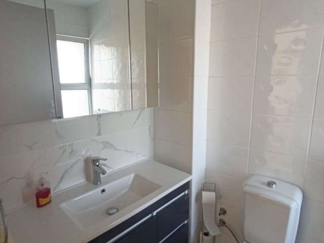 Girne Bahçeli'de Deniz ve Doğa Manzaralı Eşyalı Penthouse | 2+1 Satılık - Fotoğraf 1