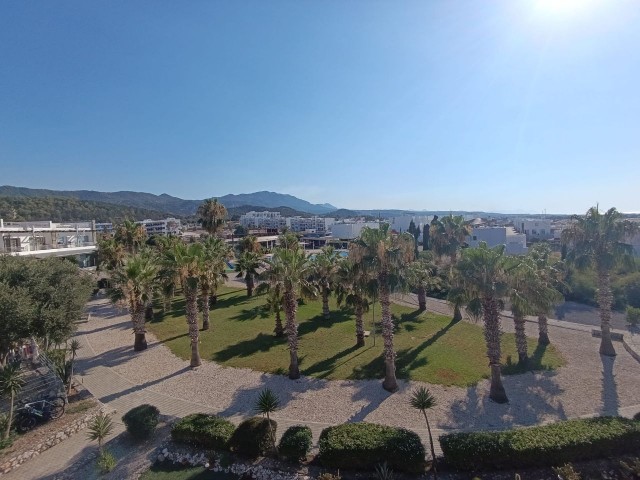 Girne Bahçeli'de Deniz ve Doğa Manzaralı Eşyalı Penthouse | 2+1 Satılık - Fotoğraf 3