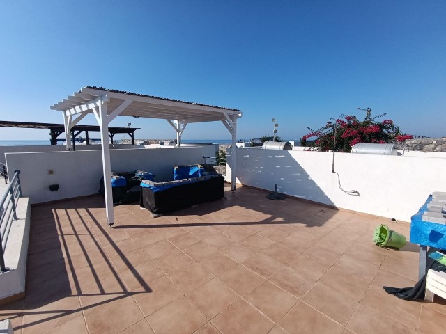 Girne Bahçeli'de Deniz ve Doğa Manzaralı Eşyalı Penthouse | 2+1 Satılık - Fotoğraf 4