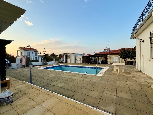 Girne Lapta'da Satılık 3+1 Müstakil Özel Havuzlu Villa - Fotoğraf 3