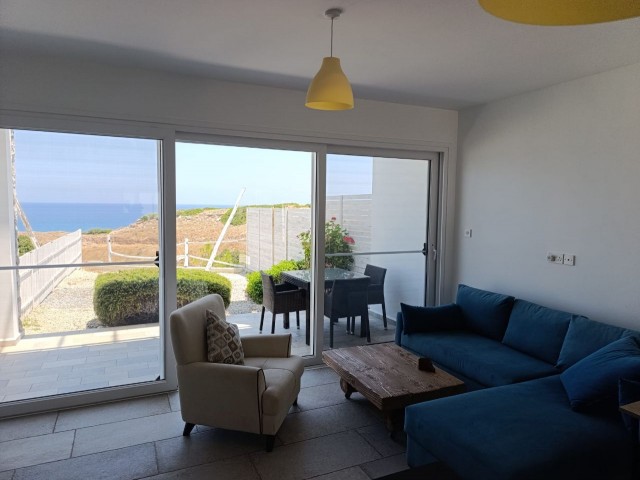 Girne Palm Bay View Da Deniz ve Dağ Manzaralı , Eşsiz Özel Konumlu Satılık 1+1 Daire - Fotoğraf 1