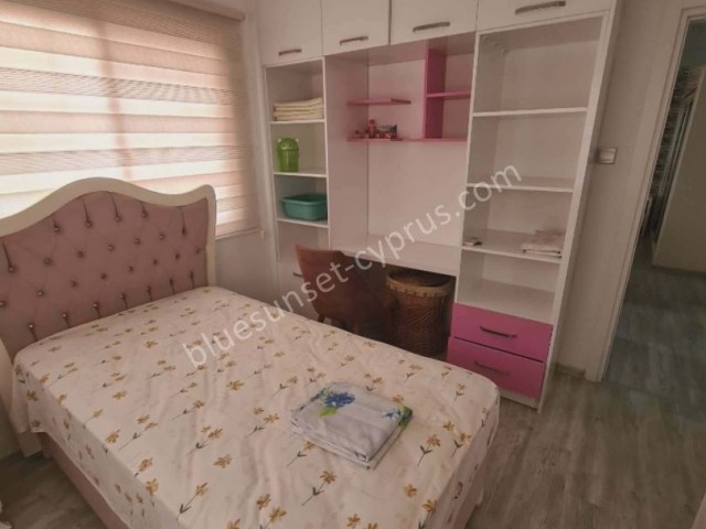 Gazimağusa'da Şehir Manzaralı 2+1 Eşyalı Penthouse Satılık! - Fotoğraf 3