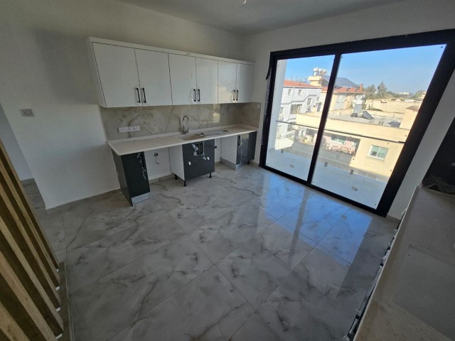 Taşkınköy merkezde,türk koçanlı 2+1 geniş balkonlu penthouse daire. - Fotoğraf 3