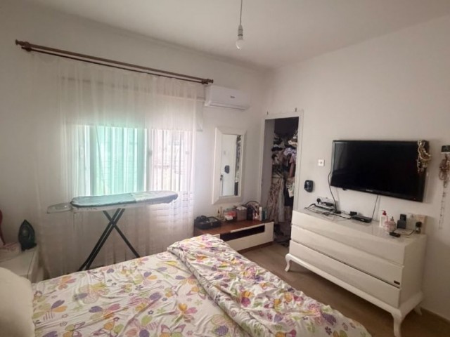 Gönyeli'de iki kat dört daireli apartmanda zemin kat, bahçeli 3+1 daire. - Fotoğraf 2