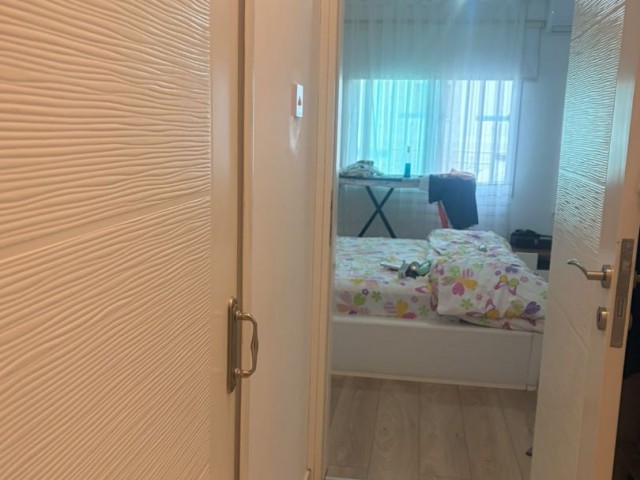 Gönyeli'de iki kat dört daireli apartmanda zemin kat, bahçeli 3+1 daire. - Fotoğraf 4