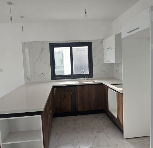 Fiyat Düştü! Ozanköyde Satılık deniz ve dağ manzaralı havuzlu villa!