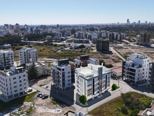 Dereboyu'na yürüyüş mesafesinde, asansörlü lüks 2+1 daireler.
