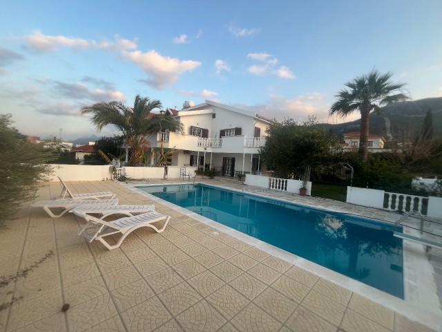 Satılık 4+2 özel villa