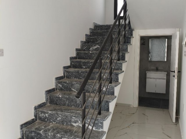 LEFKOŞA ALAYKÖY'DE TESLİME HAZIR 4+1 SATILIK VİLLA (A)