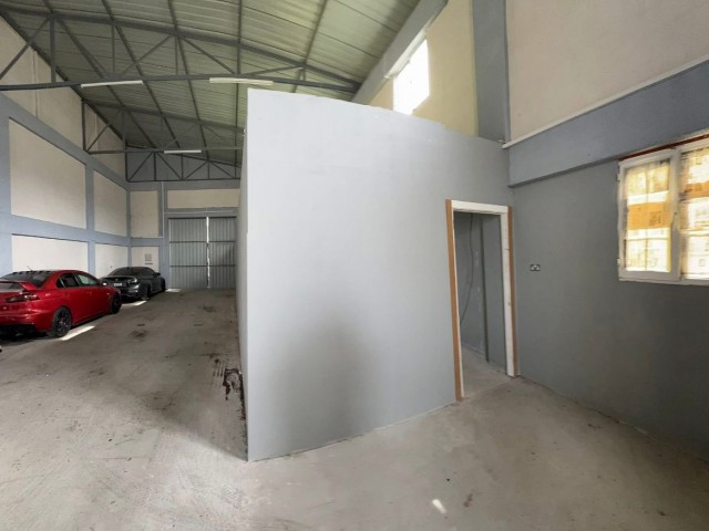 Lefkoşa / Alayköy Sanayisinde 250 m2 Kapalı Alana Sahip Depo Satışta - Fotoğraf 4
