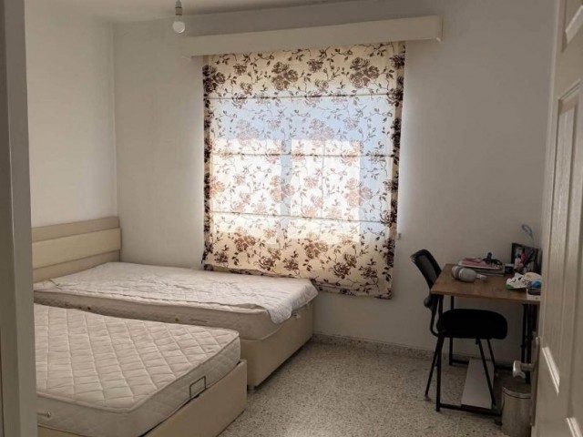 Mağusa Bölgesinde Merkez Chine Bazaar Yanında 3+1 Daire Uygun Fiyata Satılık Hemen Teslim - Fotoğraf 3