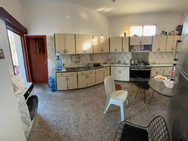 Lefkoşa Merkez Surlar İçinde 3+1 Geniş Daire Satılık