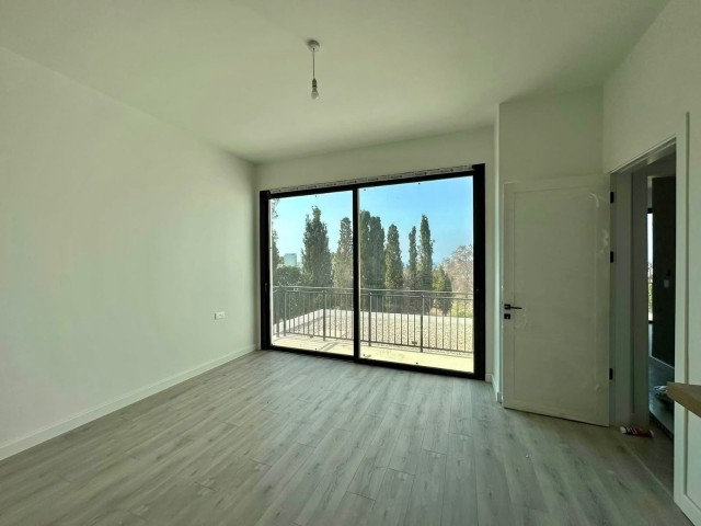 Girne Edremit’te Özel Yüzme Havuzlu Satılık 4+1 Villa!