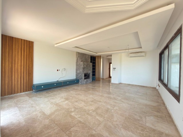 Bellapais’ta 6+2 Villa ve Dev Özel Yüzme Havuzu — Satılık!