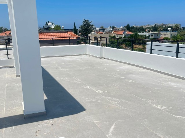 Girne Karaoğlanoğlu’nda Denize Yürüme Mesafesinde Satılık  4+1 Villa