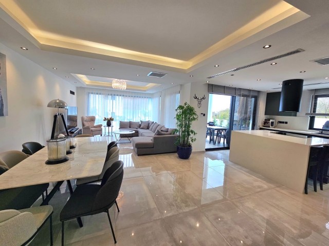 Muhtesem Konumda Zeytinlik'de Satilik Turk Kocanli 4+1 Villa