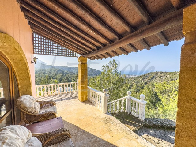 Panoramik Deniz ve Dağ Manzaralı 3 Yatak Odalı Villa - Fotoğraf 2