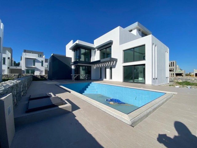 Karşıyaka'da 4+1 Villa - Fotoğraf 1
