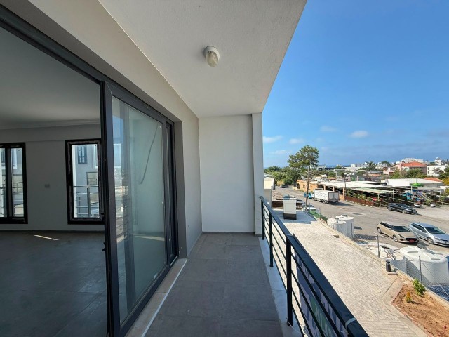 Alsancak'ta Yeni ve Modern 1+1 Daire - Fotoğraf 1