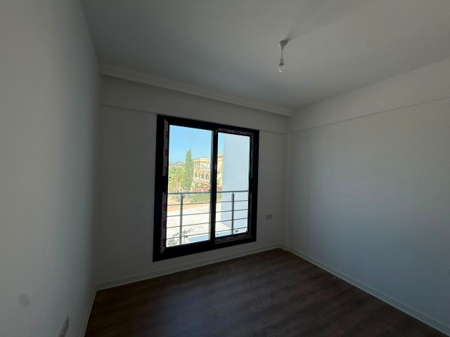 Alsancak'ta Yeni ve Modern 1+1 Daire - Fotoğraf 4